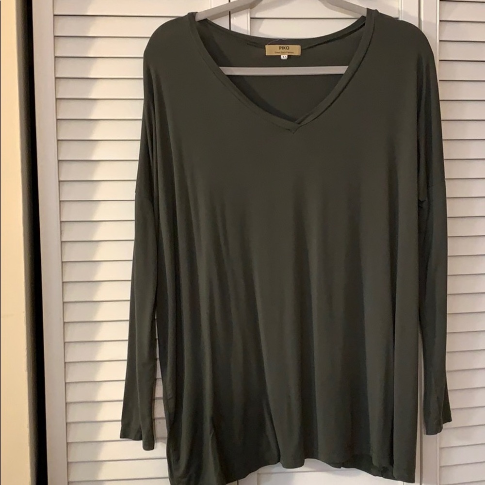 PIKO Oversized V-Neck Top